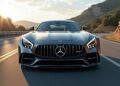 صورة لطراز مرسيدس أمج C63 S في عرض أداءه على الطريق