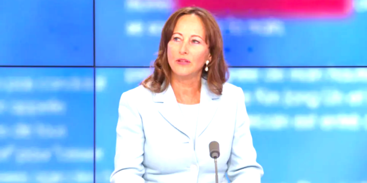 لقاء دبلوماسي يعكس العلاقات الجزائرية الفرنسية