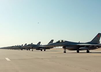 طائرات مقاتلة مغربية وجزائرية في قواعدهما الجوية